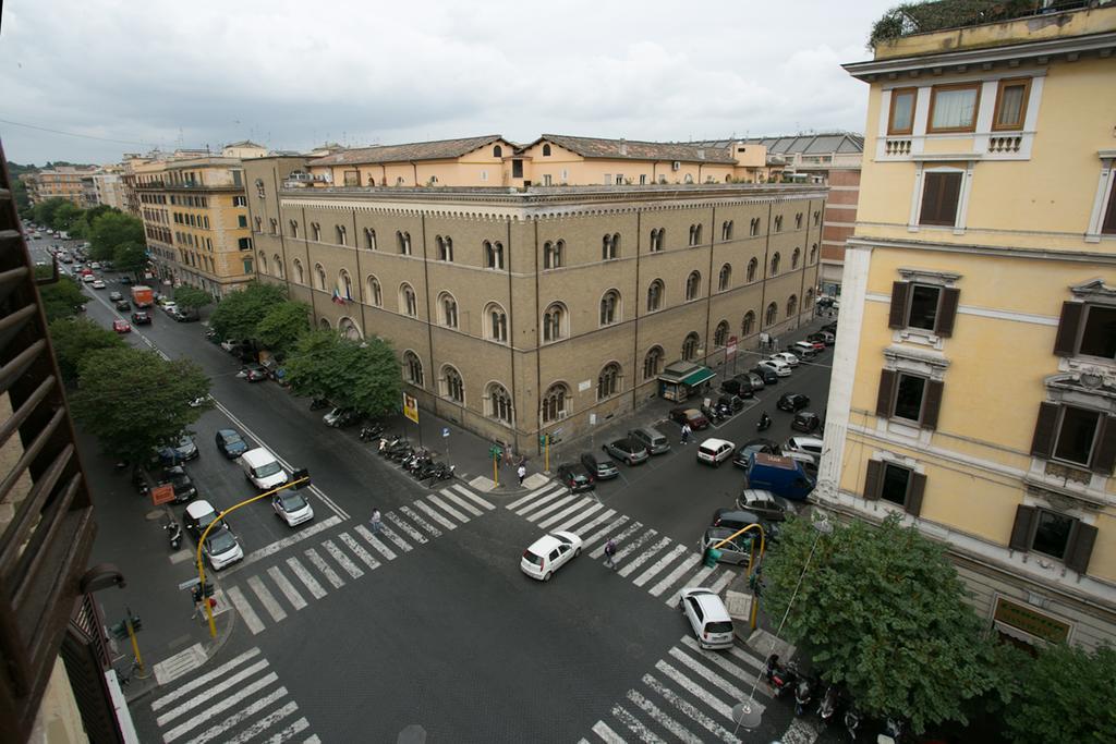 Apartment Near The Vatican Рим Екстер'єр фото